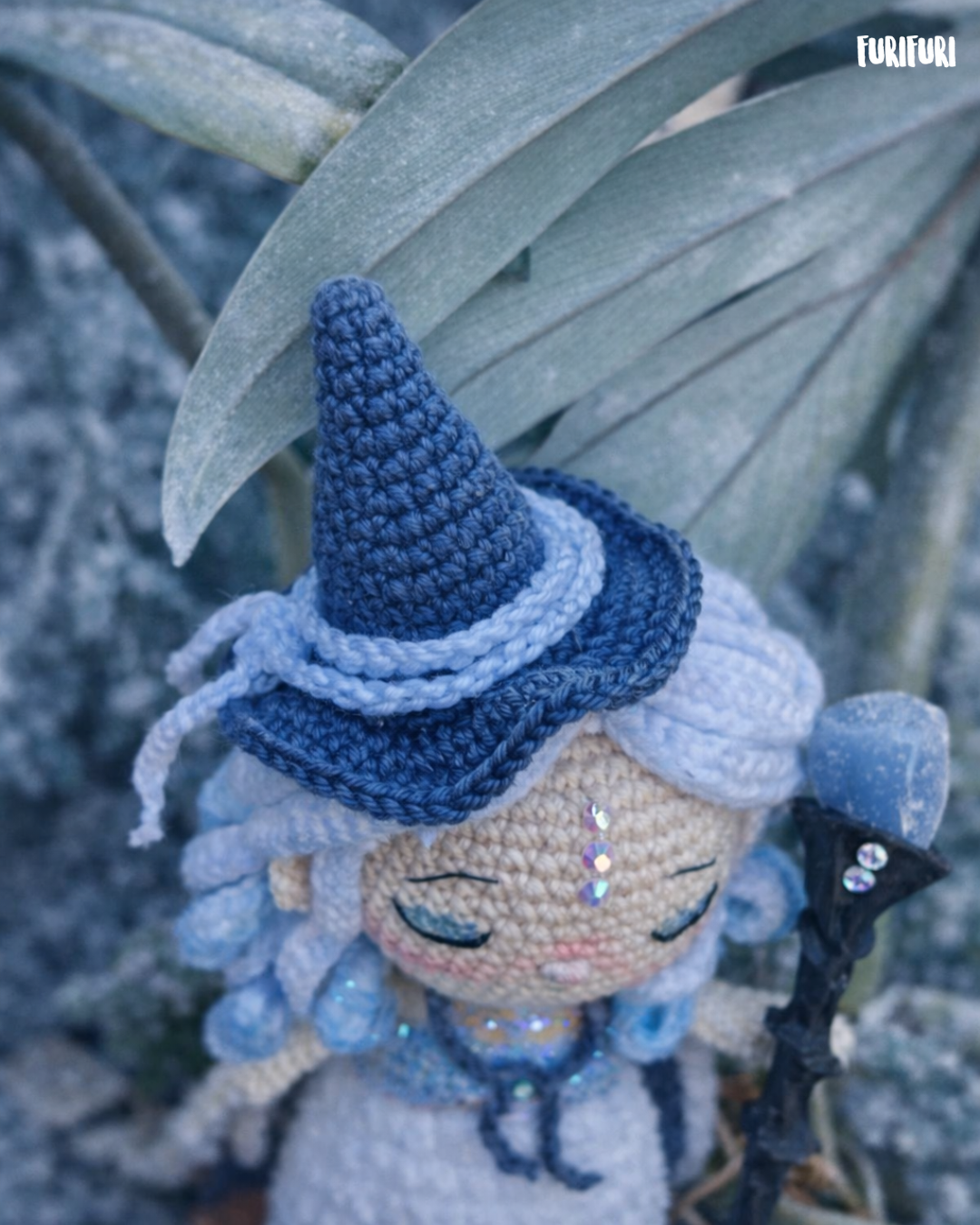 (PRE-SALE) Ysilde, the Winter Witch - Amigurumi Pattern - Imagem 3